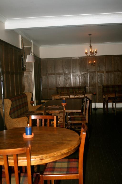 The Weem Inn Абърфелди Екстериор снимка